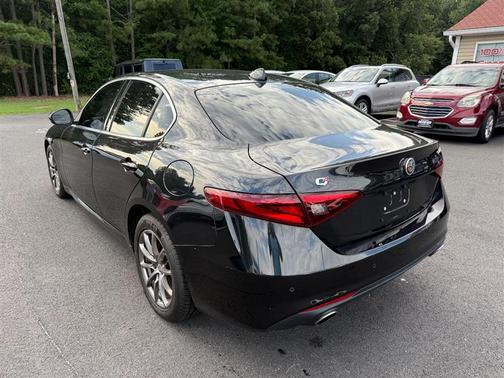 2019 Alfa Romeo Giulia Base