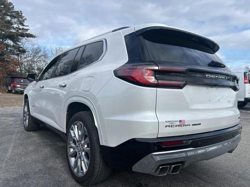 2024 GMC Acadia Denali