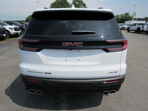 2025 GMC Acadia AT4