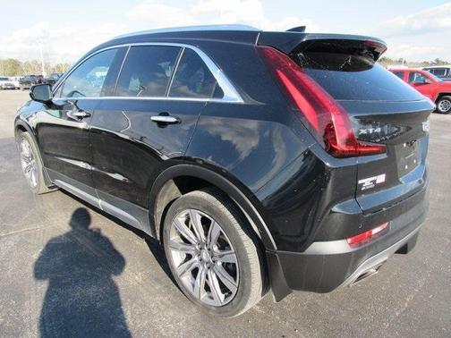 2022 Cadillac XT4 Premium Luxury