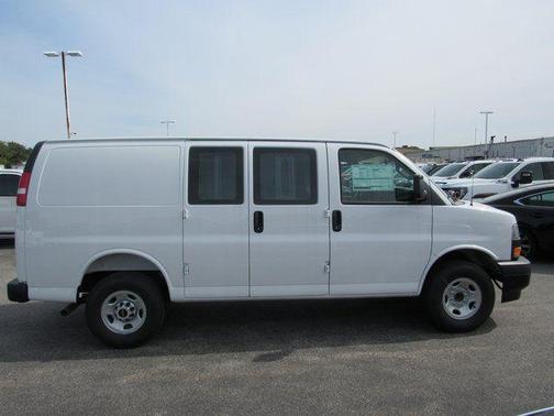 2025 GMC Savana 2500 Work Van