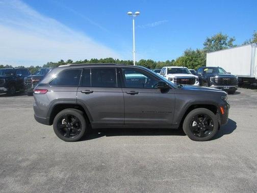 2024 Jeep Grand Cherokee Laredo