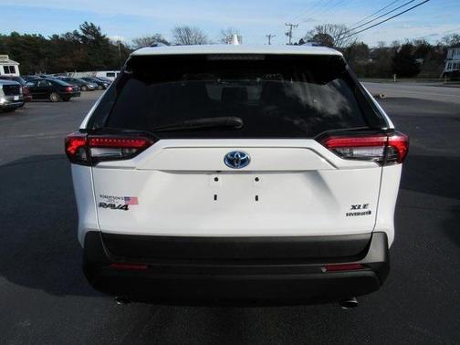 2021 Toyota RAV4 Hybrid XLE