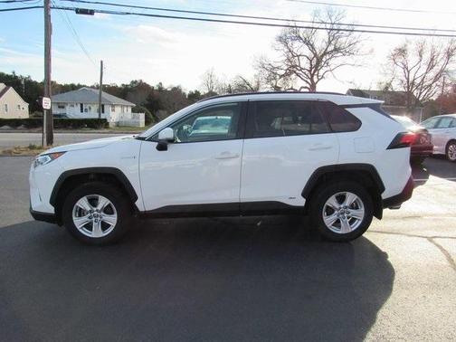 2021 Toyota RAV4 Hybrid XLE