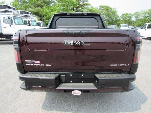2025 GMC Sierra EV Denali