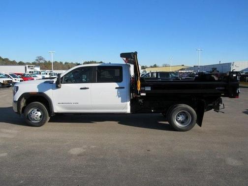 2025 GMC Sierra 3500 Pro