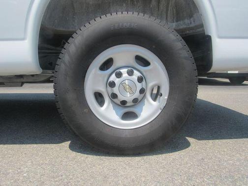Summit White 2025 Chevrolet Express 2500 Work Van