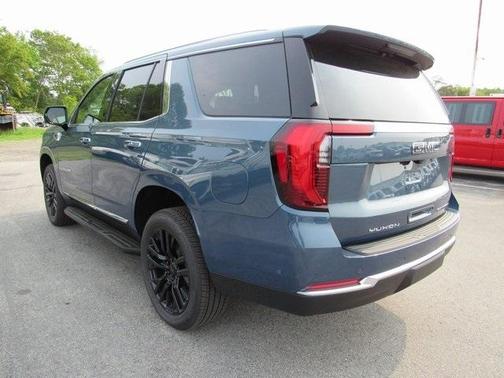2025 GMC Yukon Elevation