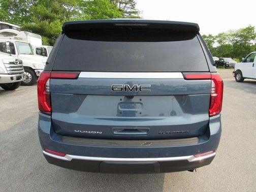 2025 GMC Yukon Elevation