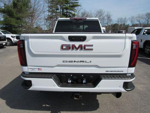 Summit White 2025 GMC Sierra 2500 Denali