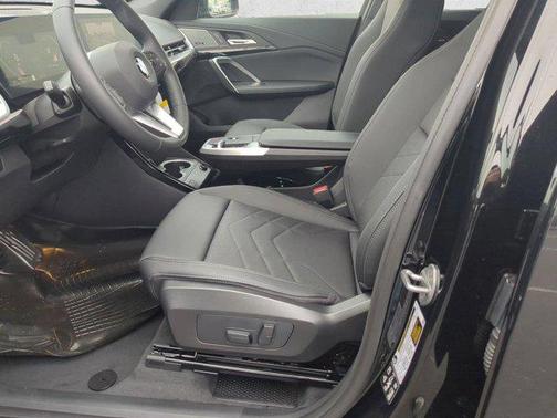 Black Sapphire Metallic 2026 BMW X1 xDrive28i