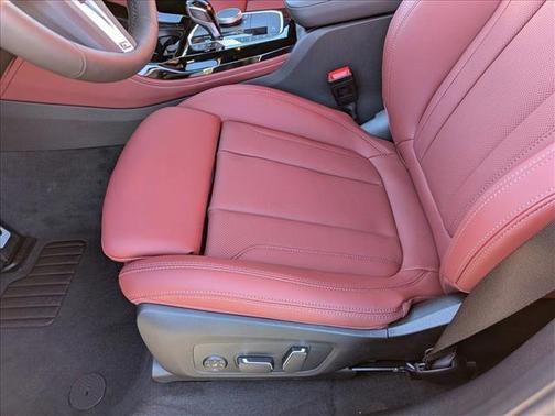 2025 BMW X4 xDrive30i