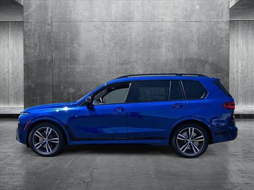2025 BMW X7 M60i