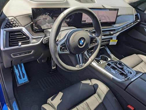 2025 BMW X7 M60i