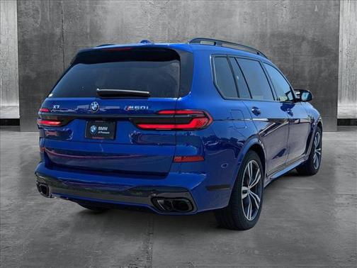 2025 BMW X7 M60i