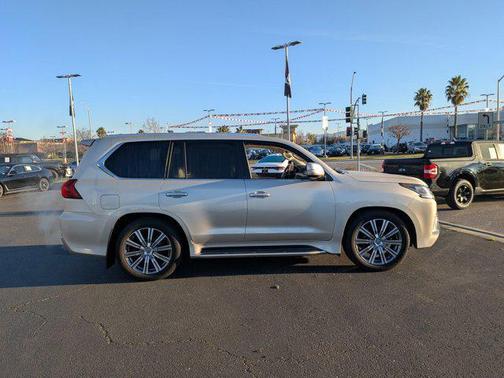 2016 Lexus LX 570 Base