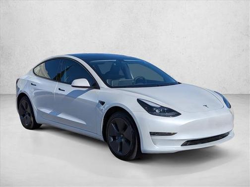 Pearl White Multi-Coat 2023 Tesla Model 3 Long Range