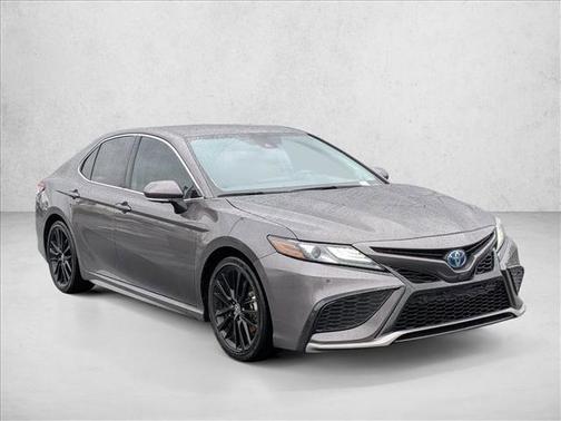 2024 Toyota Camry Hybrid SE