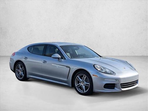 2016 Porsche Panamera Edition