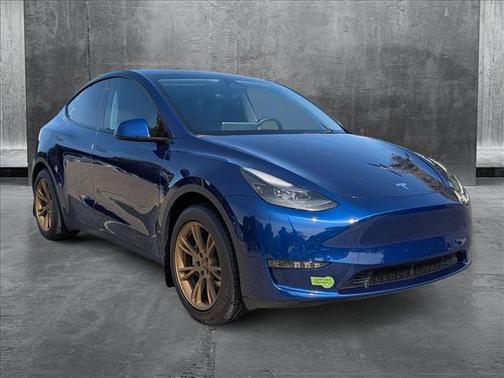 2022 Tesla Model Y Long Range Dual Motor All-Wheel Drive