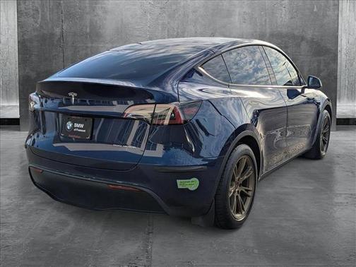 2022 Tesla Model Y Long Range Dual Motor All-Wheel Drive