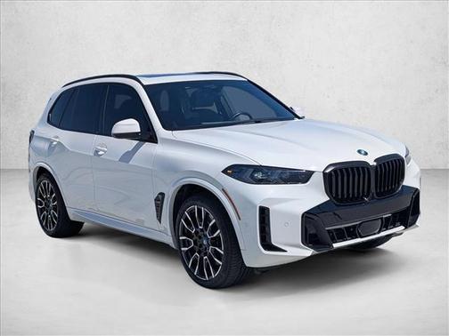 Alpine White 2024 BMW X5 PHEV xDrive50e