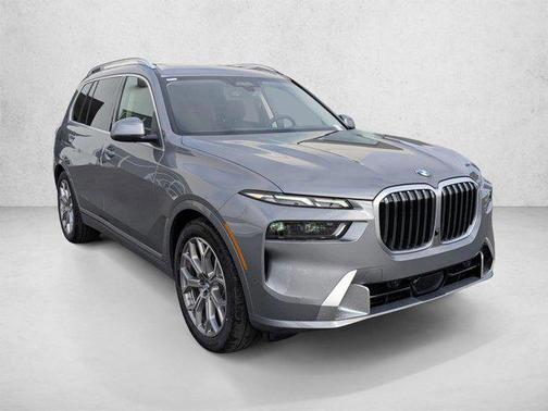 Skyscraper Grey Metallic 2026 BMW X7 xDrive40i