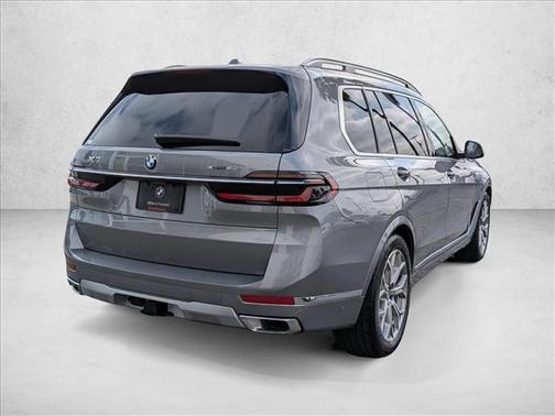 Skyscraper Grey Metallic 2026 BMW X7 xDrive40i