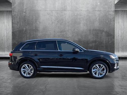 2024 Audi Q7 55 Premium Plus