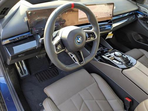 2025 BMW i5 M60