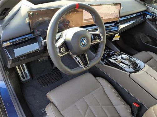 2025 BMW i5 M60