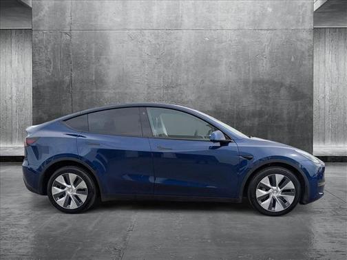 2022 Tesla Model Y Long Range Dual Motor All-Wheel Drive