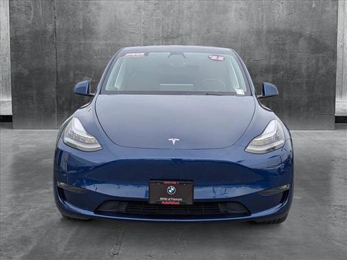 2022 Tesla Model Y Long Range Dual Motor All-Wheel Drive