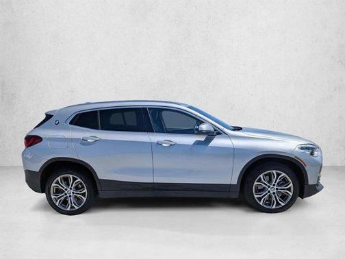 Glacier Silver Metallic 2022 BMW X2 xDrive28i