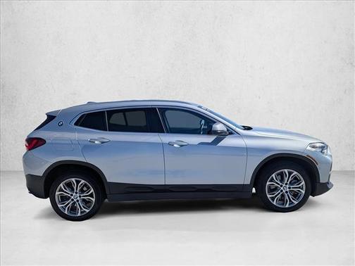 Glacier Silver Metallic 2022 BMW X2 xDrive28i