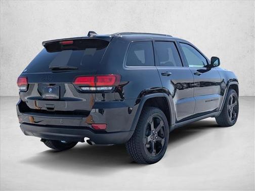 Diamond Black Crystal Pearlcoat 2019 Jeep Grand Cherokee Upland