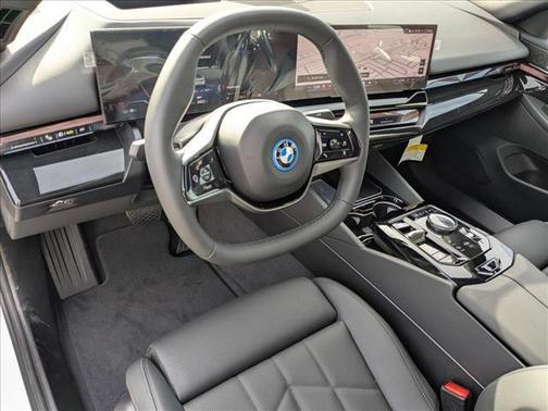2025 BMW i5 eDrive40
