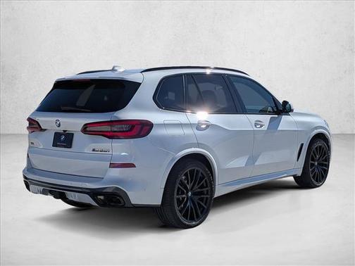 Mineral White Metallic 2023 BMW X5 M50i