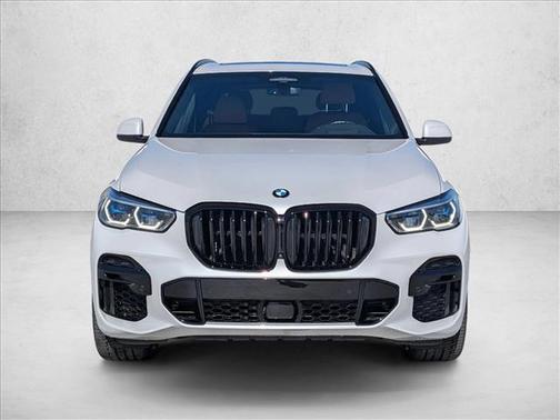 Mineral White Metallic 2023 BMW X5 M50i