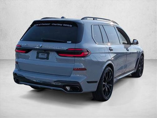 2025 BMW X7 xDrive40i