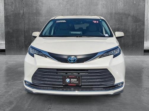2021 Toyota Sienna XLE 8 Passenger