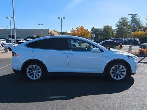 2016 Tesla Model X 75D
