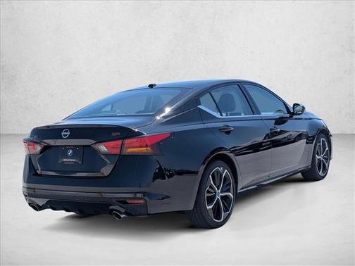 Super Black 2024 Nissan Altima SR FWD