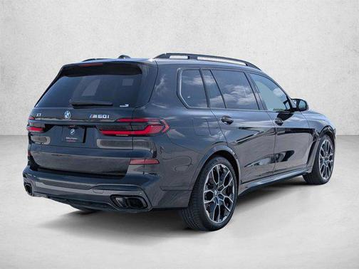 Black Sapphire Metallic 2025 BMW X7 M60i