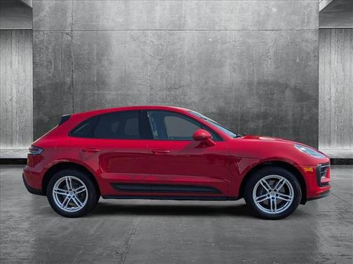 2022 Porsche Macan Base