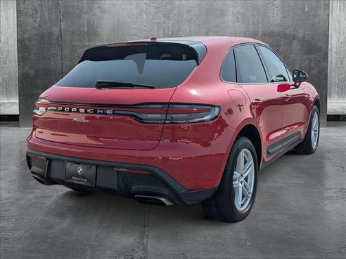 2022 Porsche Macan Base