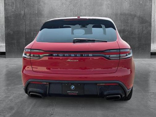 2022 Porsche Macan Base