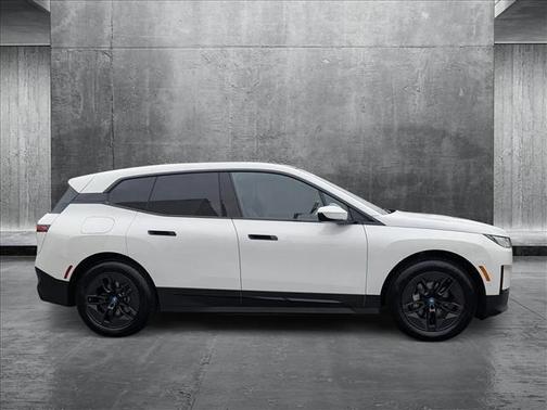2025 BMW iX xDrive50