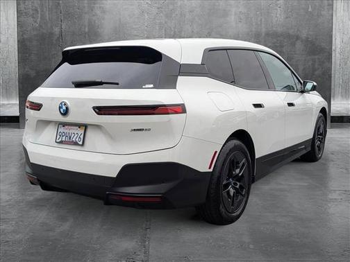 2025 BMW iX xDrive50