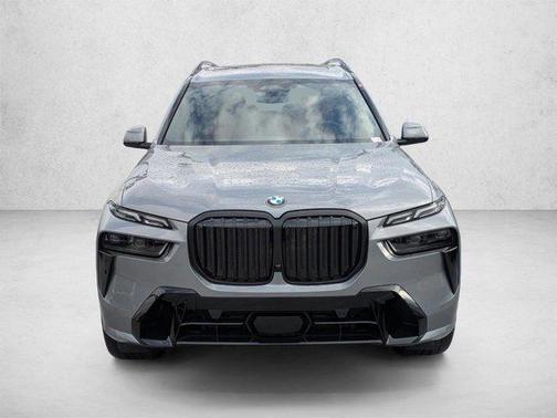 Skyscraper Grey Metallic 2026 BMW X7 xDrive40i